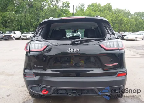 2022 Jeep Cherokee Trailhawk 4X4 z USA, uszkodzony, nr VIN 1C4PJMBX3ND541301